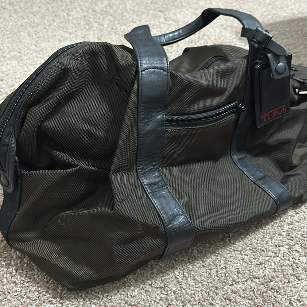TUMI - Picture 3 of 9